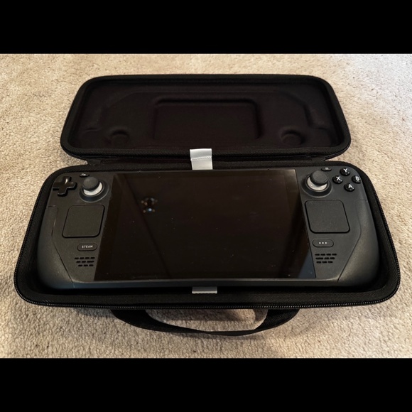 Steam Deck LCD 256GB with Official Valve Dock and Original Carrying Case - Picture 6 of 10